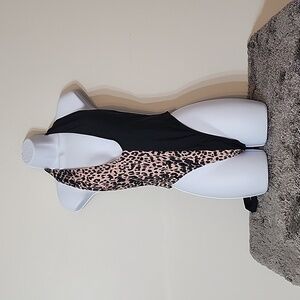 Cheetah and black sexy plunge line one piece swimsuit new